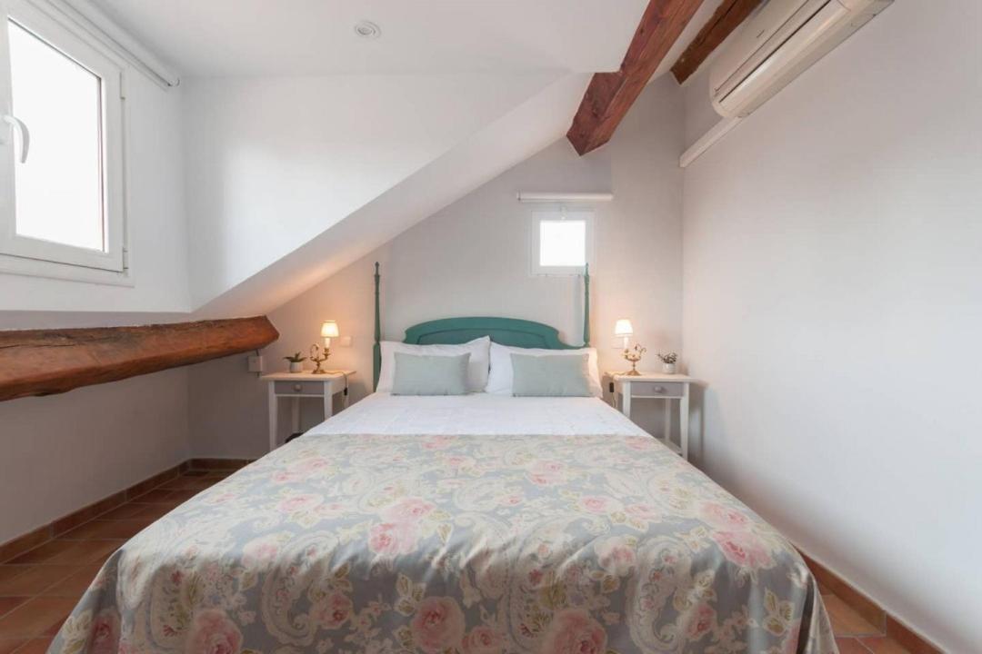 Cozy One-Bedroom Penthhouse La Latina Madrid Exterior foto